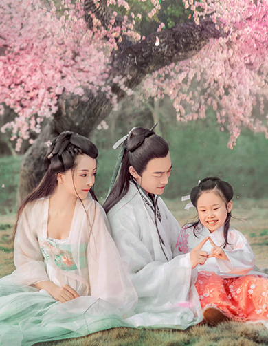 《庆春时》