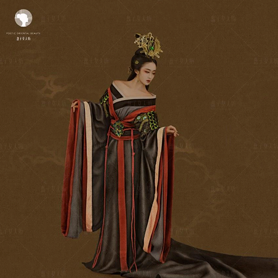 秦朝服饰之苍穹之上：独坐幽篁里，弹琴复长啸。